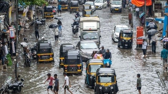 Mumbai_rain_1755335749030_1755335749279_1755335787185