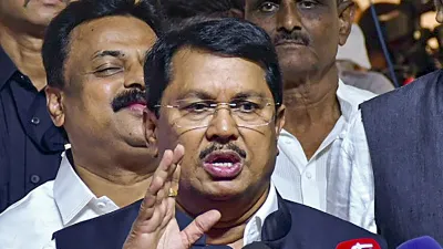 vijay-namdevrao-wadettiwar-1762416791